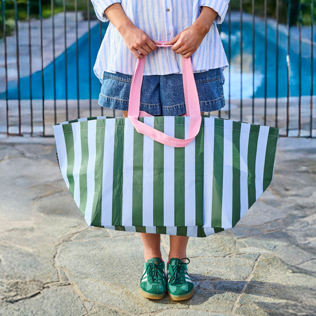 The Bag That Does It All: Why Our Oversize Tote Is the Ultimate Haul-It-All Hero